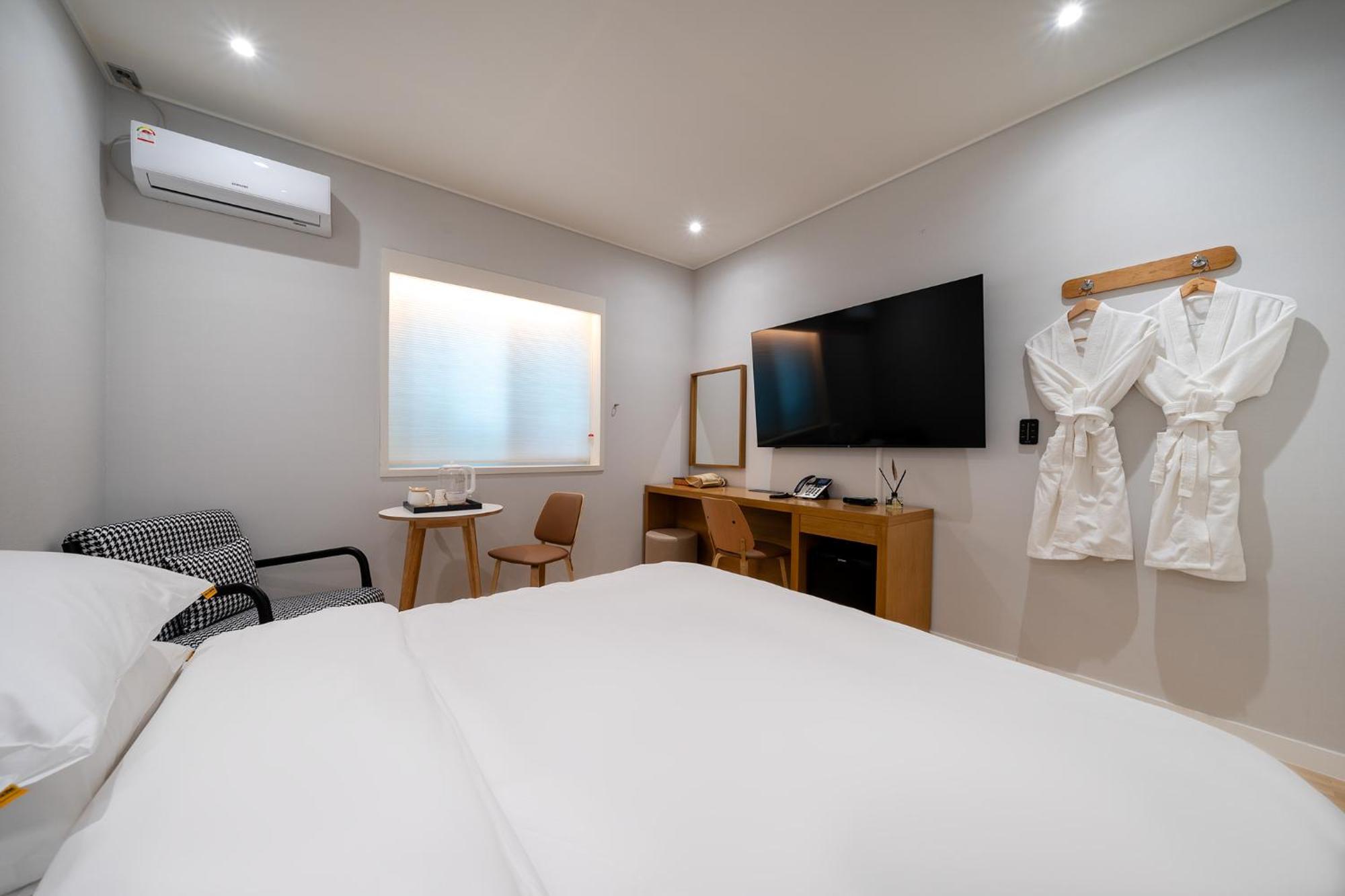 Mono Hotel Suwon Exterior foto